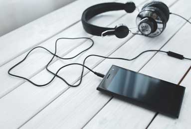 意甲媒体热议：拉比奥特的存在，让阿莱格里的米兰在352阵型打出了意想不到的效果