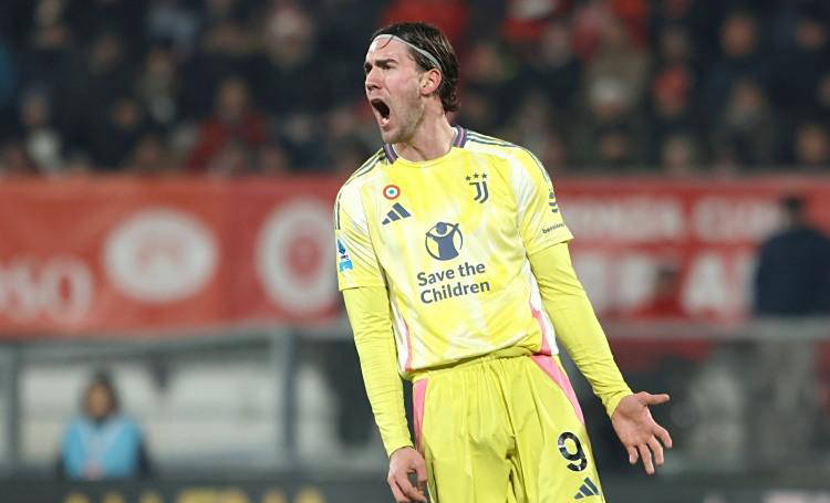 弗拉霍维奇：进球效率力压凯恩和哈兰德，昔日意甲废柴再度崛起